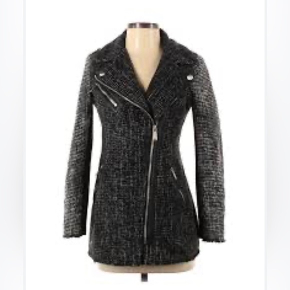 Women’s BCBG Black & White Woven Coat Size Small! - Picture 1 of 9